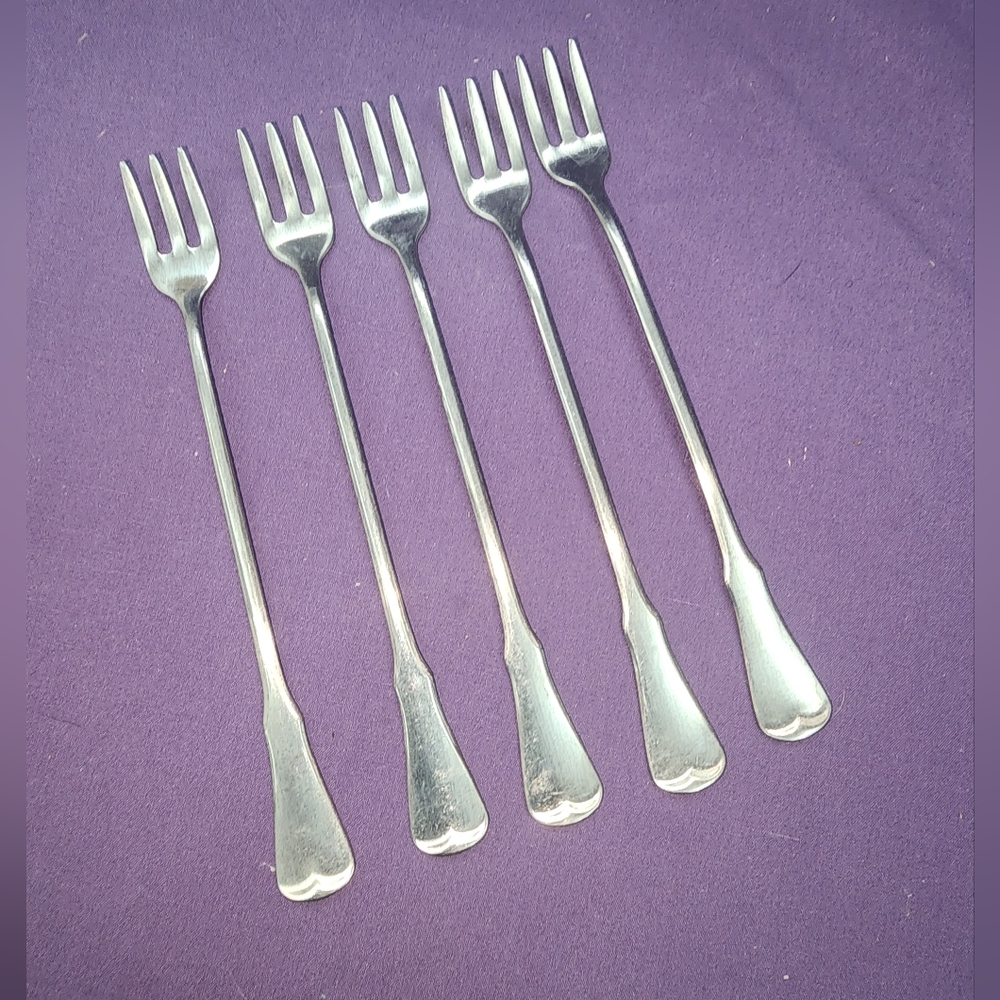Oneida Patrick Henry,  Cocktail Forks, Set of 5***